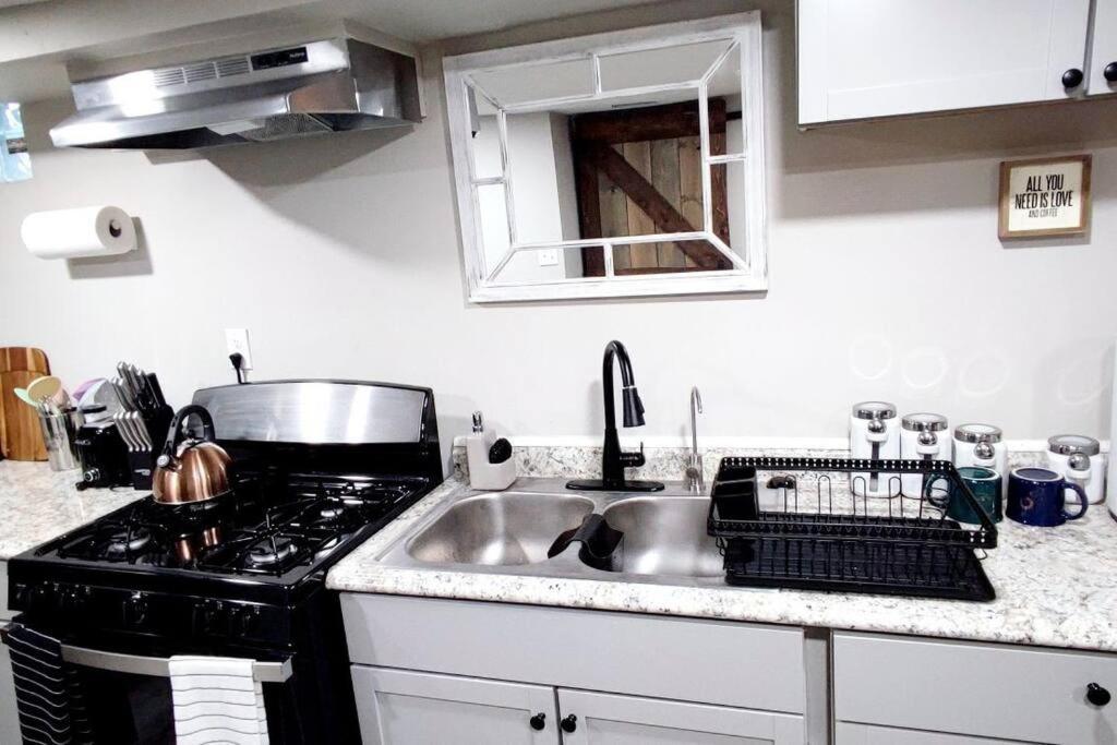 Spacious Suite Close To Downtown Indy/ King Bed Indianapolis Buitenkant foto