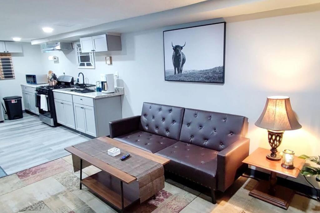 Spacious Suite Close To Downtown Indy/ King Bed Indianapolis Buitenkant foto