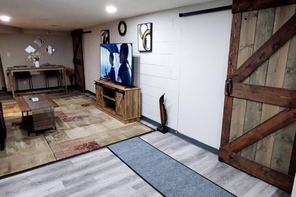 Spacious Suite Close To Downtown Indy/ King Bed Indianapolis Buitenkant foto