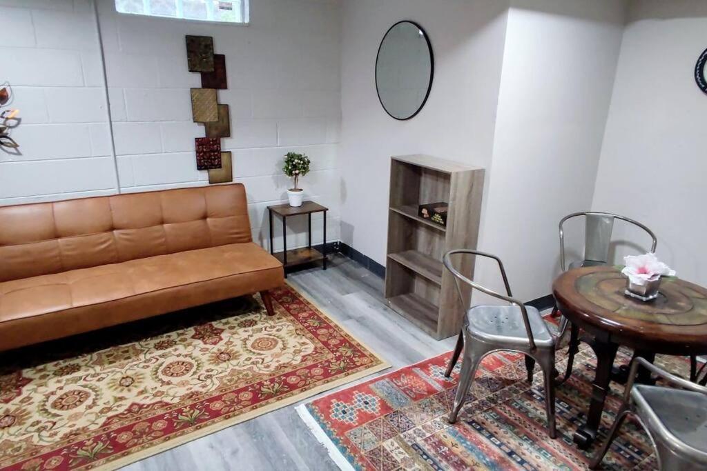 Spacious Suite Close To Downtown Indy/ King Bed Indianapolis Buitenkant foto
