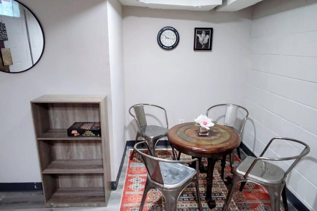 Spacious Suite Close To Downtown Indy/ King Bed Indianapolis Buitenkant foto